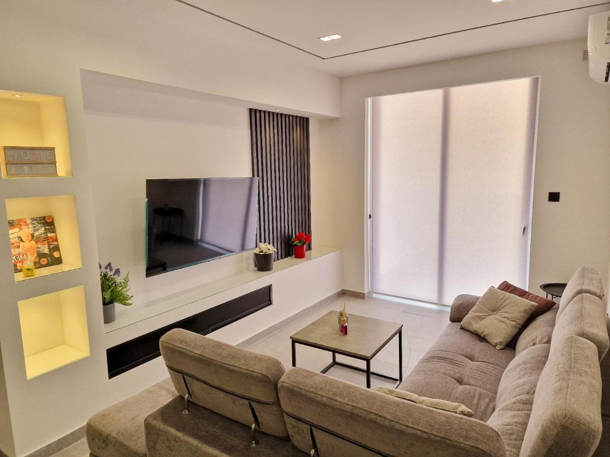 Barbara Properties - Luxury Qawra Stay เซนต์พอลส์เบย์ ภายนอก รูปภาพ